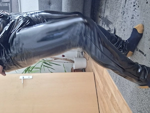 Suche Junge Frau