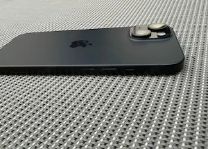 iphone 15 in schwarz 