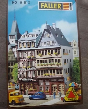 Faller Stadthäuser Wilder Mann