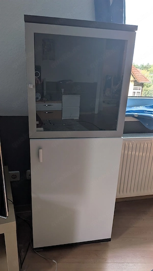 sehr gut erhaltene Schränke  Bild 3