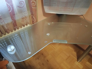 Schreibtisch aus Glas über Eck