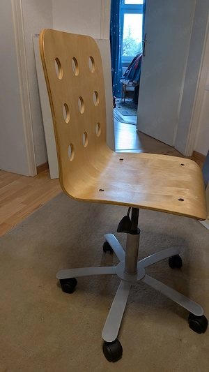 sehr gut erhaltener Drehstuhl 