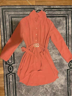Damen Kleid in Terracotta mit Gürtel