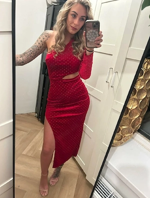 Eine nette und neugierige Blondine. 