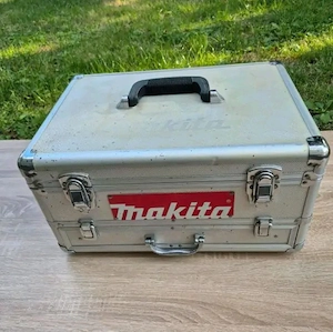Ich verkaufe einen Makita DHP482 18V Akku-Schlagschrauber mit Originalzubehör.