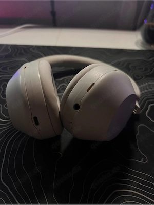 Sony w1000xm5