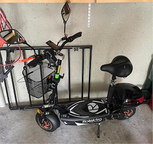 Rolektro E-Joy 45 Lithium 45 km h E-Roller Sitz Helm 1.000 Watt