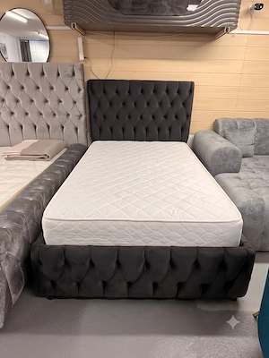 Luxus Gestepptes Polsterbett im Chesterfield-Design (Schwarz) inkl. Matratze