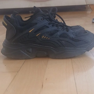 marklos schuhe 