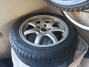 autoreifen mit Felgen 