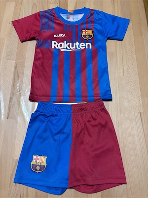 Neuwertiges 2 teiliges Kinder Trikot von FC Barcelona, Größe 4 Jahre 