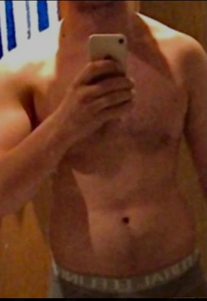 Junger Mann sucht Daddy zum schön verwöhnen 