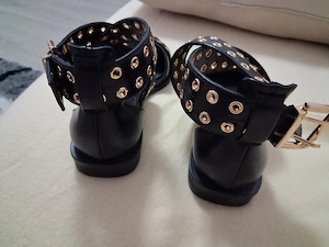 Baffalos Pumps 