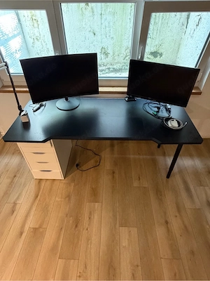 Gamingtisch mit IKEA Platte und Unterschrank inkl. LED