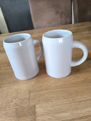 2 Bierkrüge 