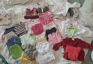 Zu verschenken ! Bekleidungspaket 8 - Gr. 68, Mädchen, 40 Teile