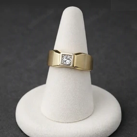 Siegelring mit einem Brillanten 0,15 ct. W SI in 585er-Gelbgold Bild 4