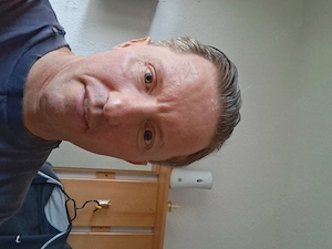 Einsamer Mann sucht  gutaussehende Frau zum heiraten