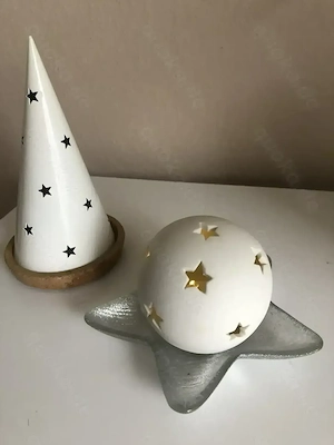 Sternen-Licht Weihnachtsbaum und Kugel