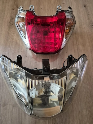 Kymco Vitality 50 Scheinwerfer vorne & Rücklicht hinten
