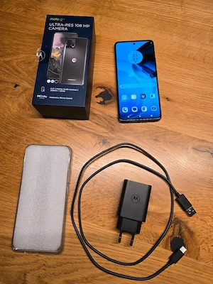 Motorola Moto G72   128GB   120Hz pOLED   Inkl. Schnellladegerät