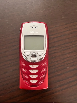 Nokia 8310 rot   voll funktionsfähig   mit Original-Ladegerät