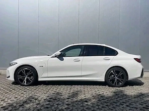 PRICE:  8500               BMW 330e M Sport PHEV Sedan   292 hp   Sunroof   Memory   XtraBoost     B