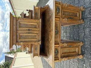Schöner antiker Schreibtisch Gründerzeit mit Aufsatz in Nussbaum um 1880 Wohnfertig