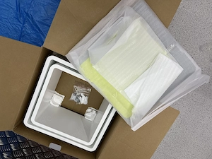 3-teiliges Regalset 2x Würfel weiß + 1x Regalbrett braun neu für nur 13,-   Bild 2