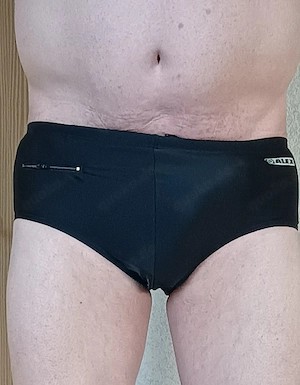 Suche zwei reife Frauen oder ein Paar für einen Dreier
