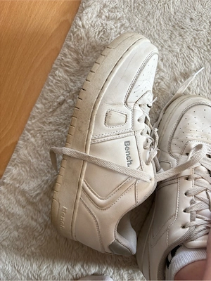 Sneaker getragen 