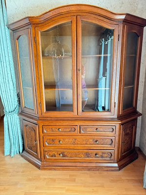 Wohnzimmerschrank Antik