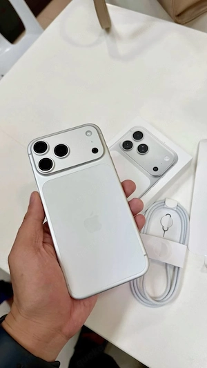 iPhone 17 pro max 