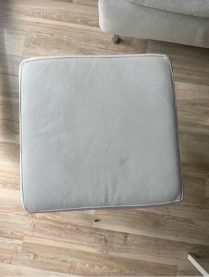 Weißer IKEA Hocker