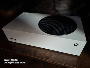 Verkaufe meine xbox series s Konsole mit 2 Controller und dazugehörigen Kabeln..