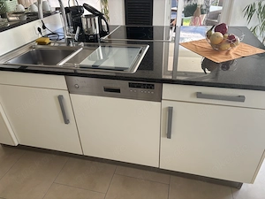 Küche mit Geräten  Bild 3