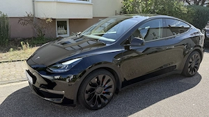 Tesla Model Y Performance schwarz, EAP, Top Zustand