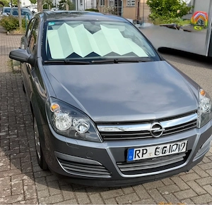 Opel Astra 5 T Edition 1.6 TP mit Panorama-Glasschiebedach
