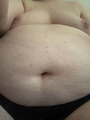 Suche junge Frau (18-25) mit spezieller Vorliebe für Fetties mit Phimose Micropenis