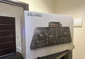 Pioneer XDJ-RX3. 
