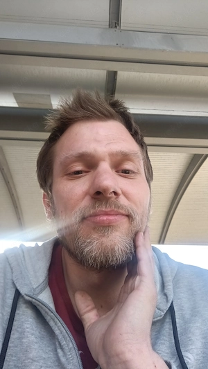 Suche eine Schöne jüngere Frau für schöne Abende voller erotik