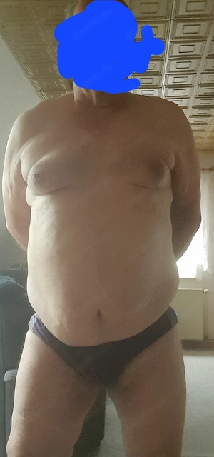 Pimmelchen 66 Jahre alter sehr devoter Witwer sucht Paare für NS-Spiele gern als NS-Sklave 