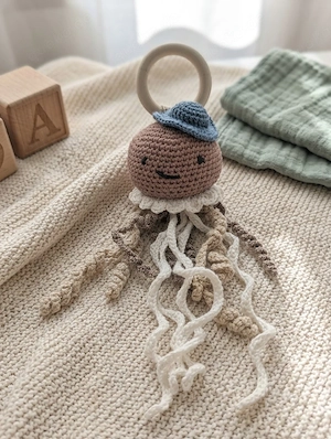 Oktopus Rassel mit Beißring  Holz Qualle Geschenk zum Geburt gehäkelt NEU
