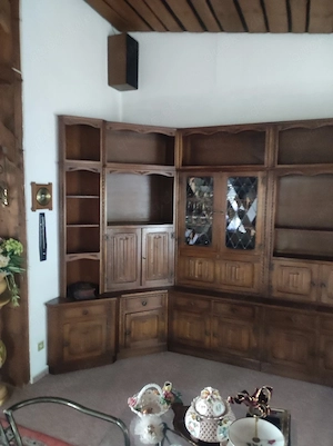 Wohnzimmerschrank