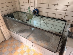 Biete Aquarium 840 Liter