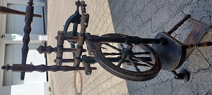 Spinnrad aus Holz, funktionsfähig