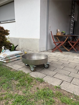 Edelstahlbehälter für schwere Töpfe oder ähnliches 