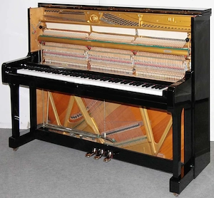 Klavier Yamaha U1, schwarz poliert, Nr. 1420535, 5 Jahre Garantie Bild 6