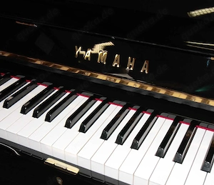Klavier Yamaha U1, schwarz poliert, Nr. 1420535, 5 Jahre Garantie Bild 3