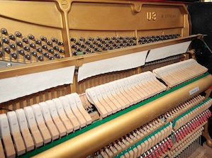 Klavier Yamaha U3, schwarz poliert, Nr. 2779146, 5 Jahre Garantie Bild 7